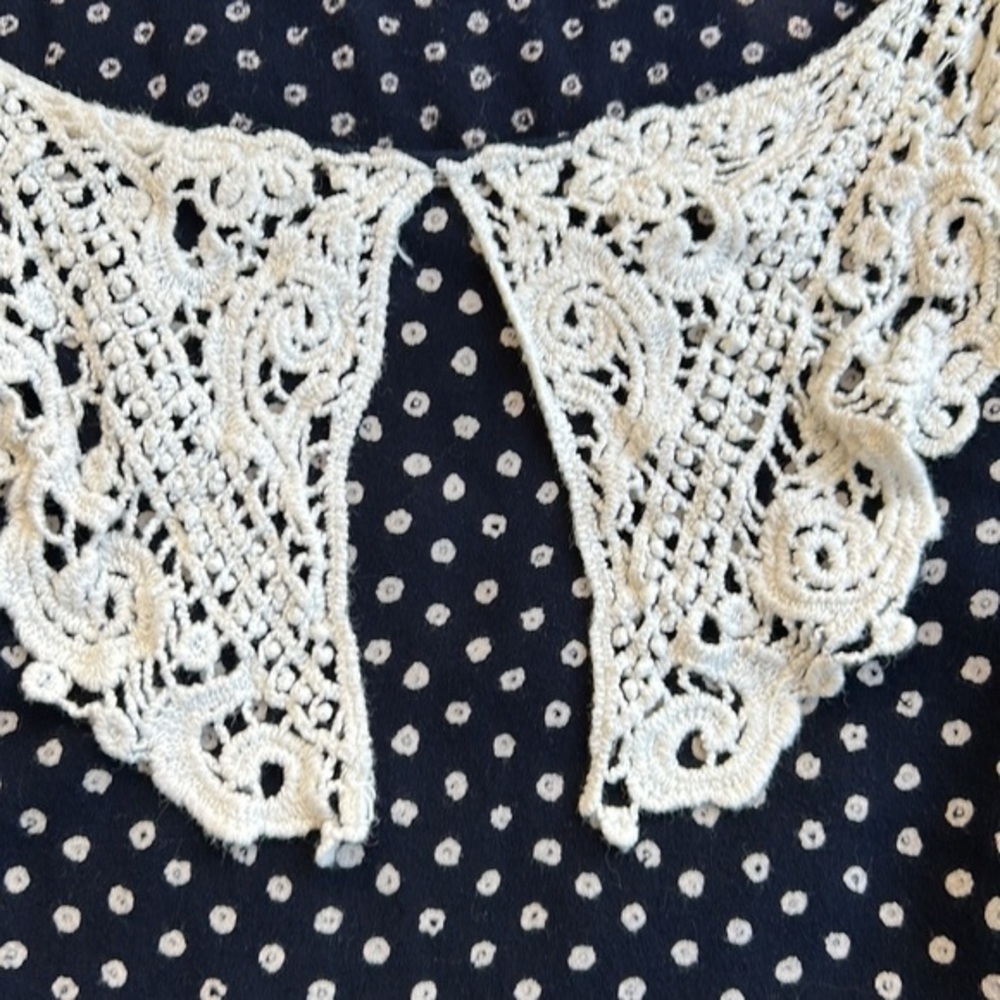Peridot sleeveless, crochet, overlay top - Picture 8 of 10